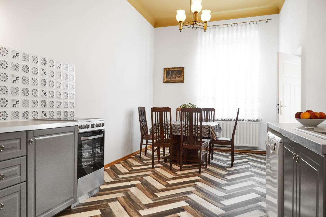 Top Location Apartments Topolowa Street คราคูฟ ภายนอก รูปภาพ